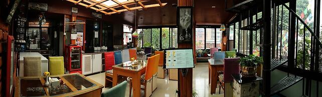 Shangri-la Boutique Hotel