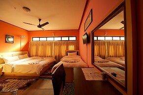 Shangri-la Boutique Hotel