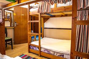 Shangri-la Boutique Hotel