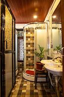 Shangri-la Boutique Hotel