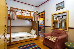 Shangri-la Boutique Hotel