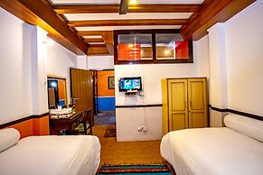 Shangri-la Boutique Hotel