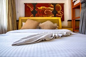 Shangri-la Boutique Hotel