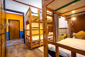 Shangri-la Boutique Hotel