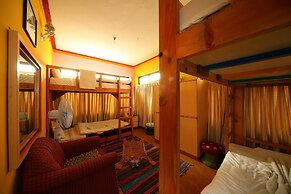 Shangri-la Boutique Hotel