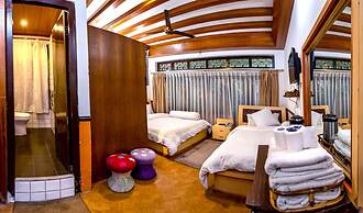 Shangri-la Boutique Hotel