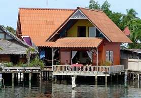 Orange House - Over the Water Rental