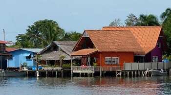 Orange House - Over the Water Rental