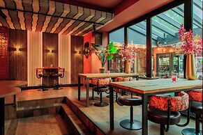 Manzo's Suites