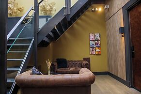 Manzo's Suites