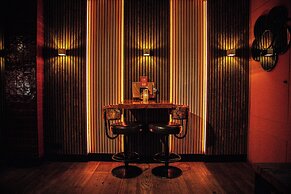 Manzo's Suites