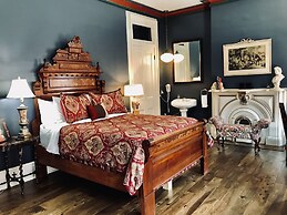 Symphony Hotel & Restaurant