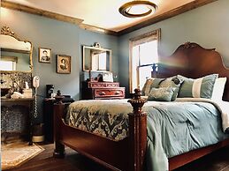 Symphony Hotel & Restaurant