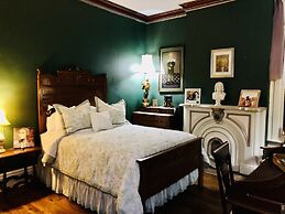 Symphony Hotel & Restaurant