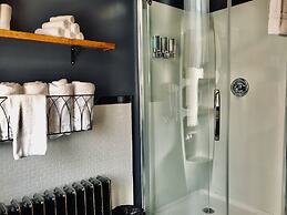 Symphony Hotel & Restaurant