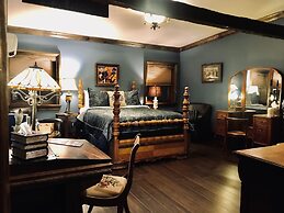 Symphony Hotel & Restaurant