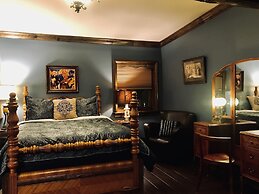 Symphony Hotel & Restaurant