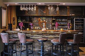 Symphony Hotel & Restaurant