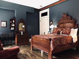 Symphony Hotel & Restaurant