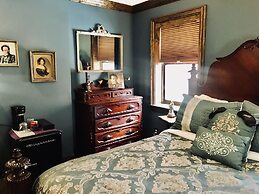 Symphony Hotel & Restaurant