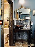 Symphony Hotel & Restaurant