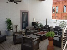 Symphony Hotel & Restaurant