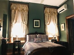 Symphony Hotel & Restaurant