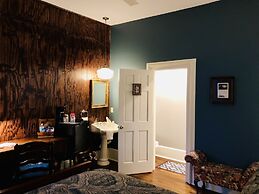 Symphony Hotel & Restaurant