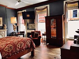 Symphony Hotel & Restaurant