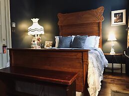 Symphony Hotel & Restaurant