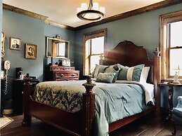 Symphony Hotel & Restaurant