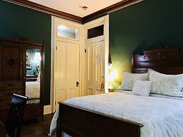 Symphony Hotel & Restaurant