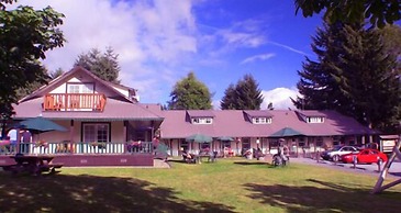 Whittaker's Motel & Historic Bunkhouse