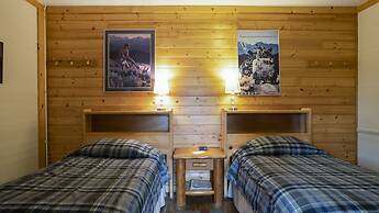 Whittaker's Motel & Historic Bunkhouse