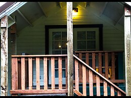 Whittaker's Motel & Historic Bunkhouse