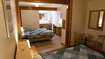 Whittaker's Motel & Historic Bunkhouse