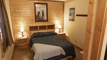 Whittaker's Motel & Historic Bunkhouse