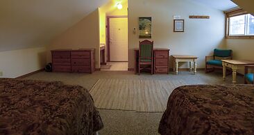 Whittaker's Motel & Historic Bunkhouse