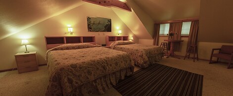 Whittaker's Motel & Historic Bunkhouse