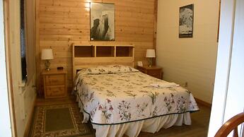 Whittaker's Motel & Historic Bunkhouse