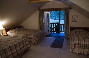 Whittaker's Motel & Historic Bunkhouse