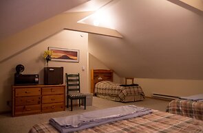 Whittaker's Motel & Historic Bunkhouse