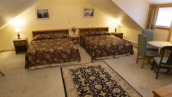 Whittaker's Motel & Historic Bunkhouse