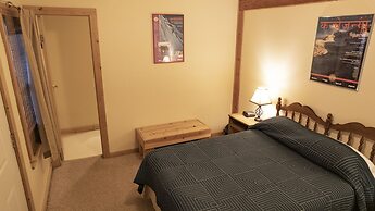 Whittaker's Motel & Historic Bunkhouse