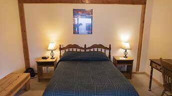 Whittaker's Motel & Historic Bunkhouse