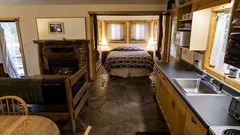 Whittaker's Motel & Historic Bunkhouse