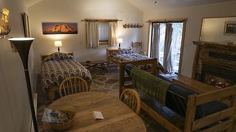 Whittaker's Motel & Historic Bunkhouse