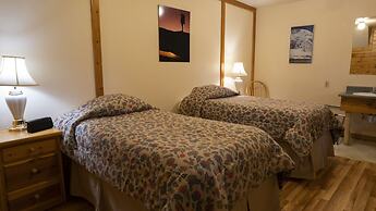 Whittaker's Motel & Historic Bunkhouse