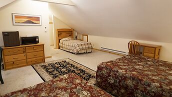 Whittaker's Motel & Historic Bunkhouse