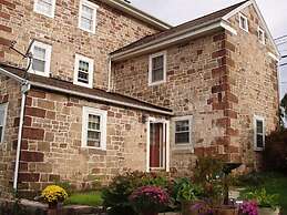 Historic Schoeneck Hotel B&B